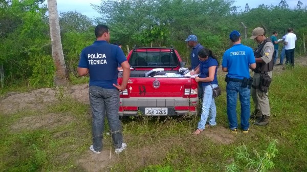 Com mãos amarradas, homem é morto a tiros em Humildes candeiasmix homem e morto a tiros em humildes Com mãos amarradas, homem é morto a tiros em Humildes