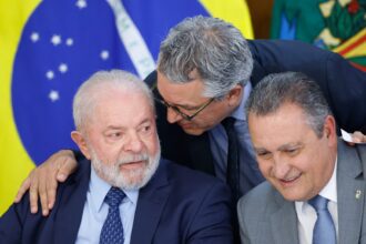 Lula convoca articuladores políticos do governo para reunião de emergência