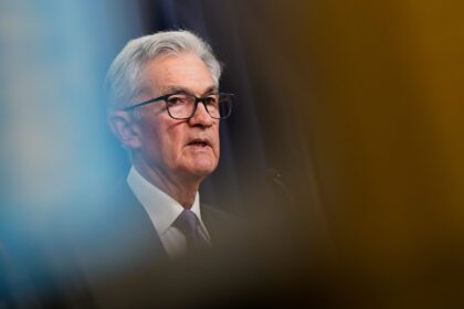 Powell diz que pode levar mais tempo para se ter certeza sobre queda da inflação