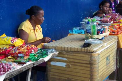 Credenciamento de ambulantes e barraqueiros para o São João: 10 e 11 de junho.