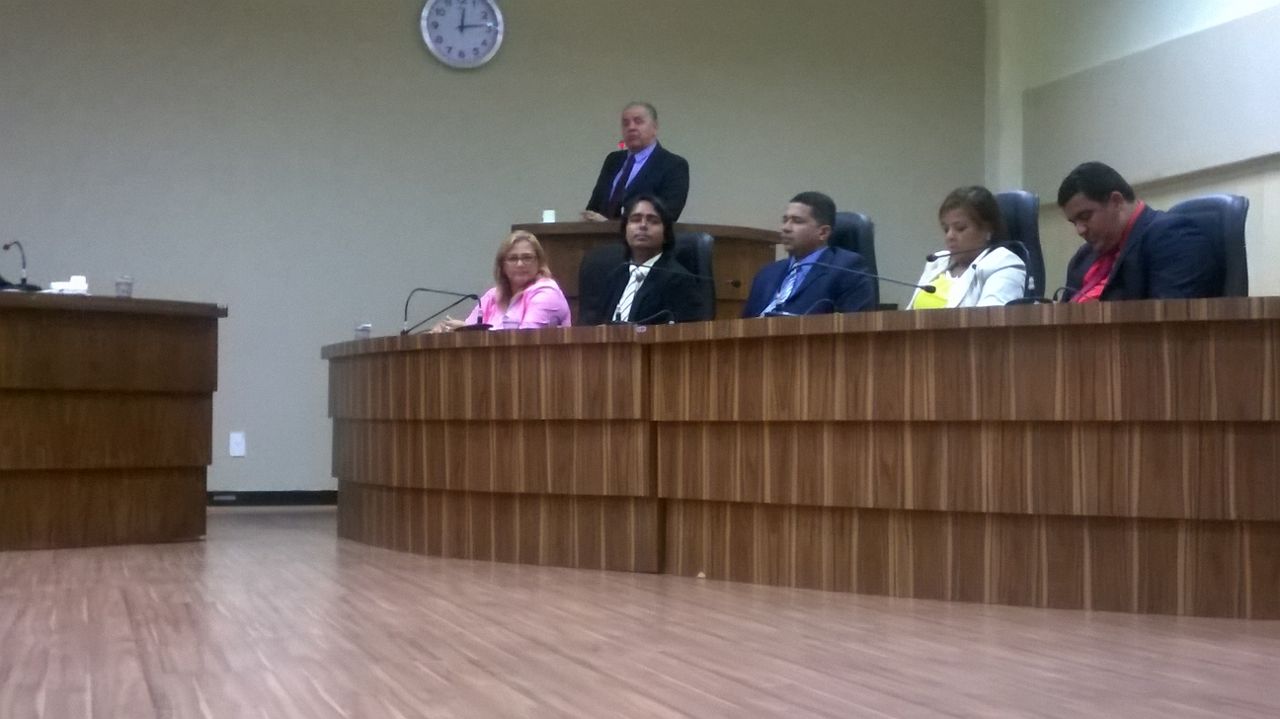 Crise na Saúde de Candeias: Vereadores Denunciam Abandono e Defendem CPI