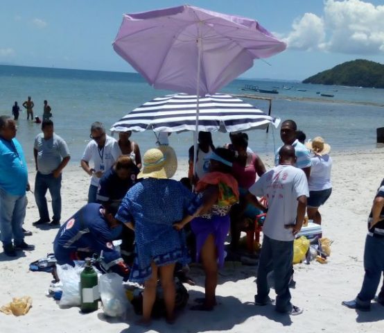 Mulher passa mal e morre na praia de Madre de Deus