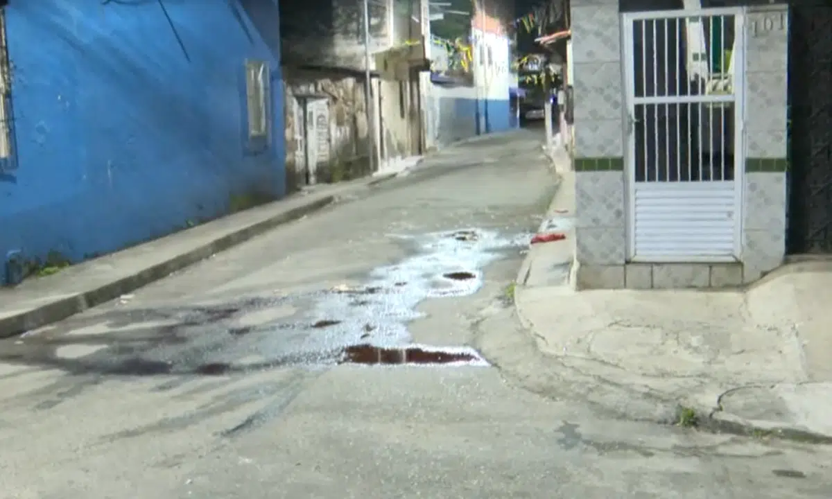 Homem morre e outros 3 são baleados em tiroteio no bairro Caminho de Areia, em Salvador