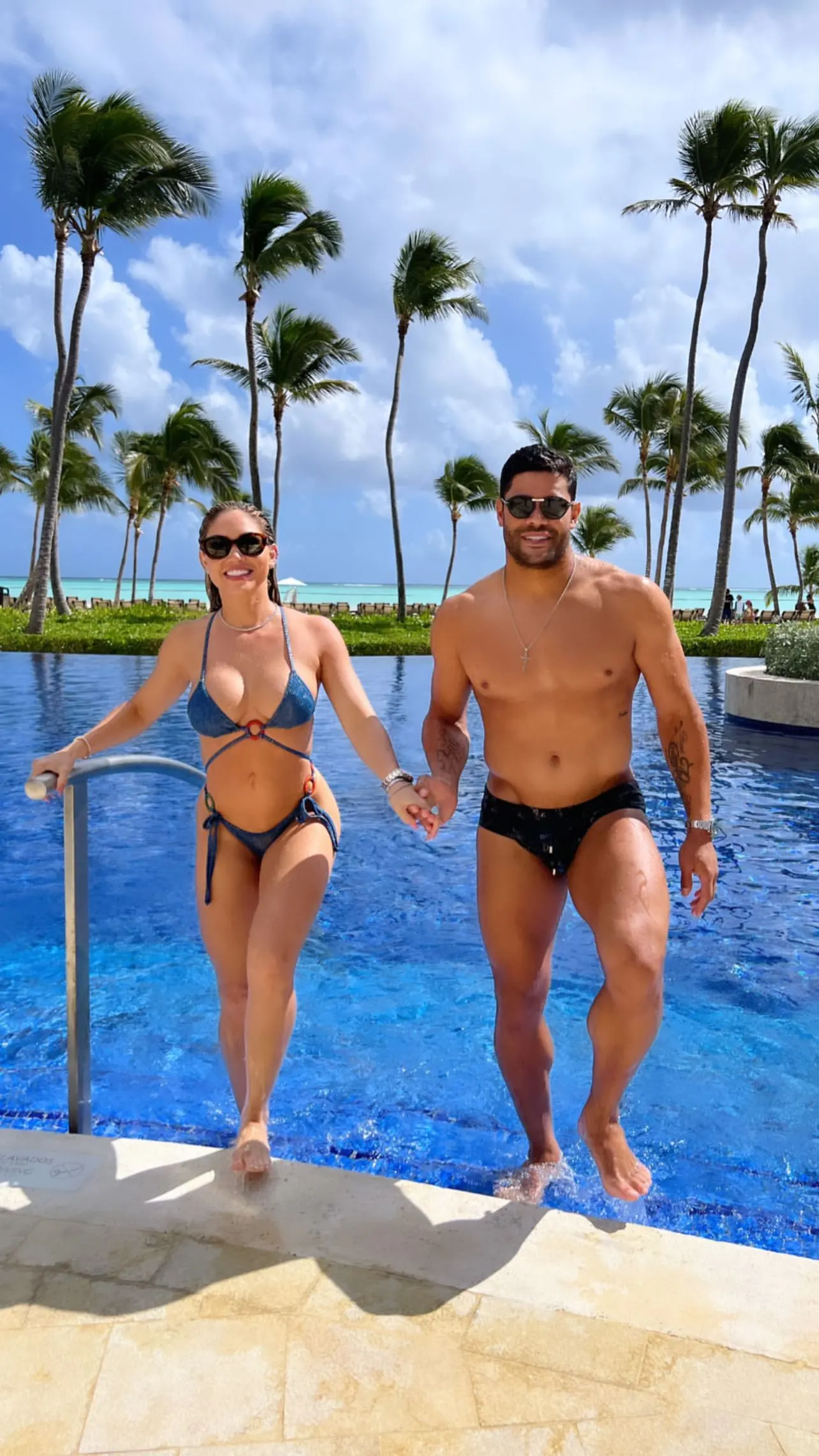 Que saúde! Hulk Paraíba posa de sunguinha e 'recheio' chama a atenção em férias com a esposa - Reprodução/ Instagram