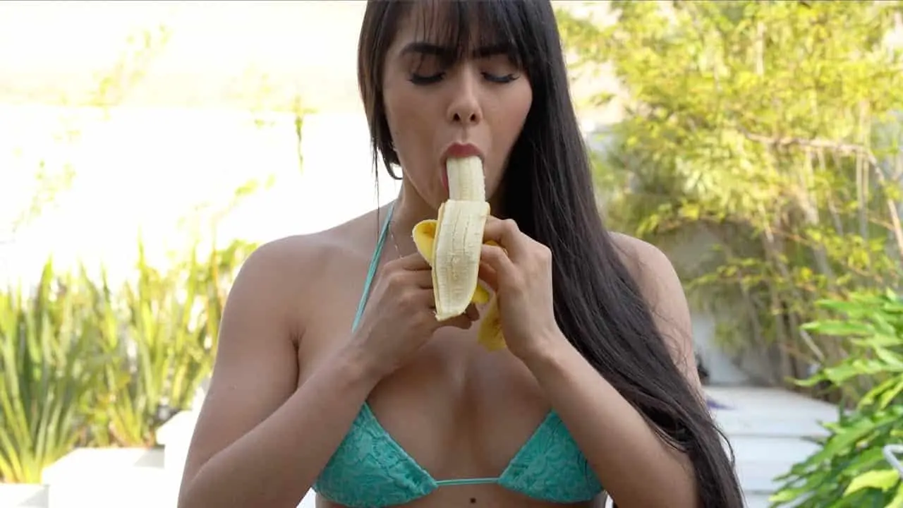 Juliana Caetano finalmente revela o que mais gosta de lamber em vídeo sem censura no Instagram