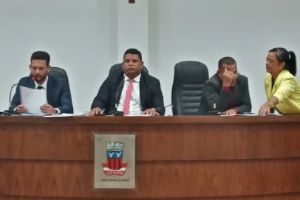 Candeias: Câmara aprova piso dos professores e nova data de sessões