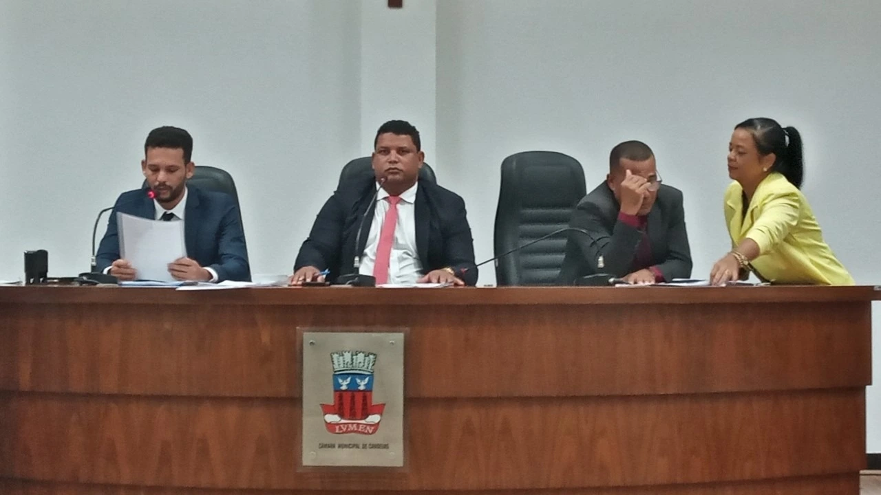 Candeias: Câmara aprova piso dos professores e nova data de sessões