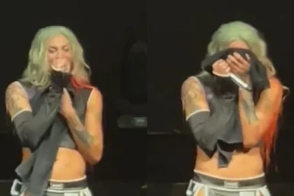 Pabllo Vittar cai no choro durante show após onda de ataques: "Tanto ódio"