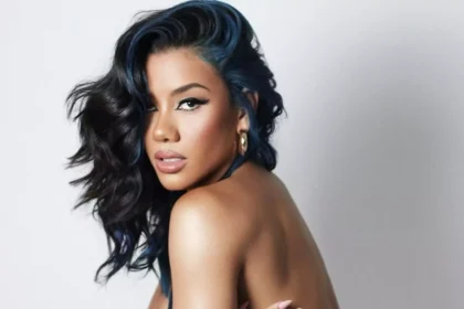 Se alisando, Marcela Alexia mostra ‘bumbum’ GG e rebola volume turbinado para a câmera