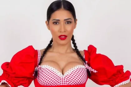 Com biquíni verde e minimalista, Simaria aproveita dia de piscina e mostra shape em dia