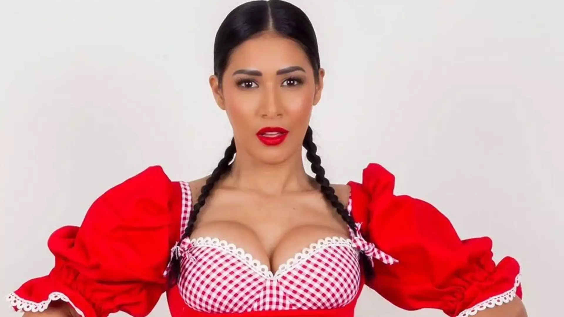 Com biquíni verde e minimalista, simaria aproveita dia de piscina e mostra shape em dia Com biquíni verde e minimalista, Simaria aproveita dia de piscina e mostra shape em dia