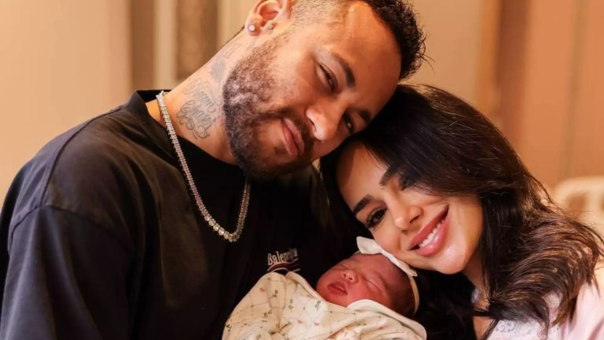 Após fim do relacionamento, bruna biancardi promete silêncio sobre neymar em troca de pensão milionária