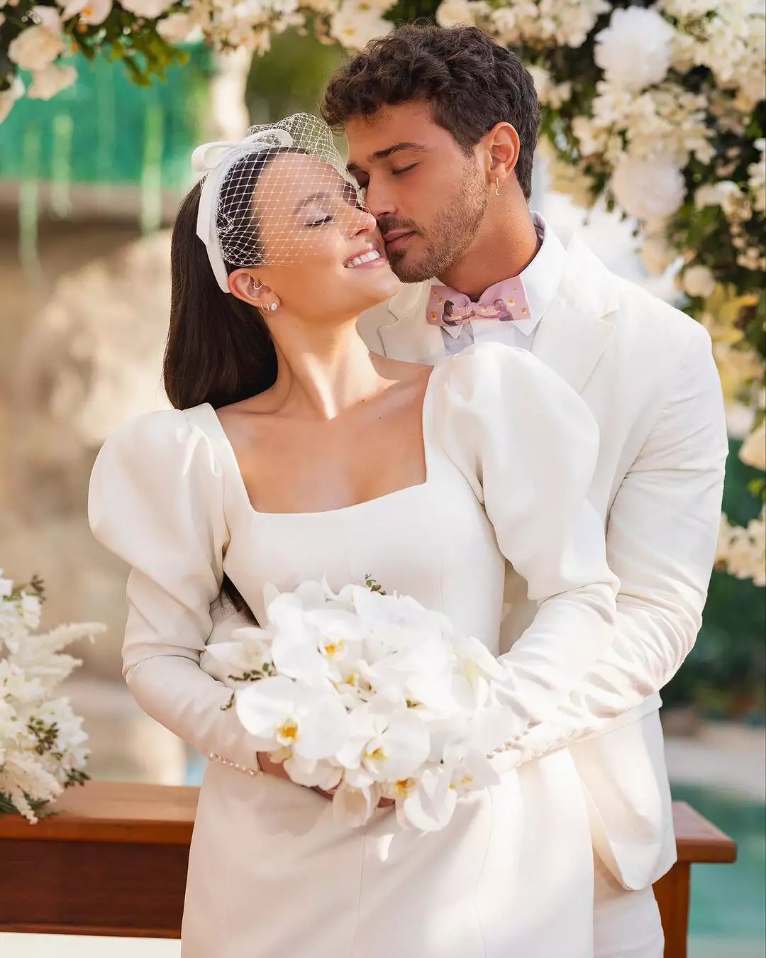 Larissa Manoela e André Luiz Frambach se casam em segredo