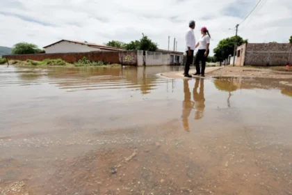 Bahia | Governador visita cidades do oeste baiano atingidas pelas chuvas e anuncia ações com orçamento superior a R$ 21 milhões