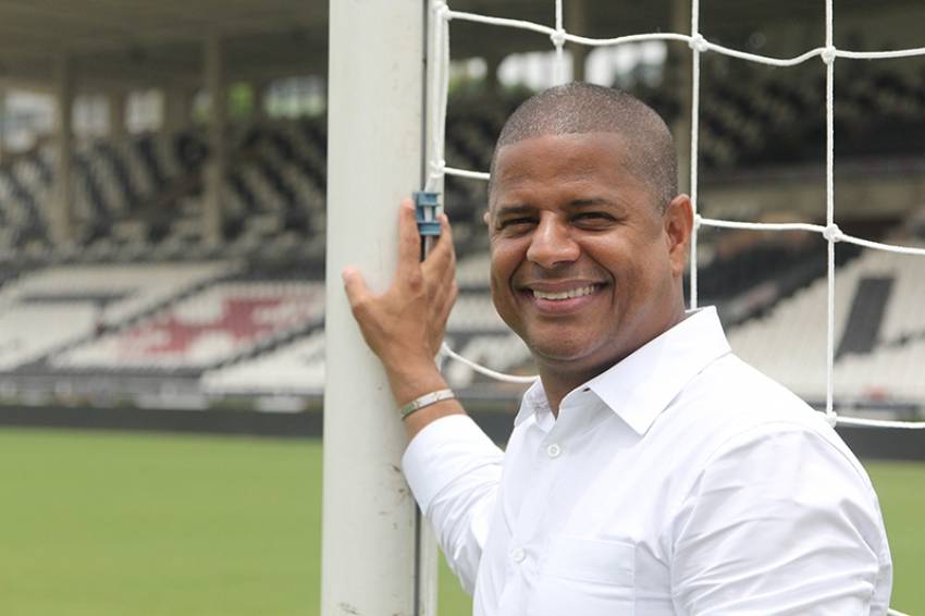 Sete réus por sequestro de Marcelinho Carioca serão julgados em agosto.