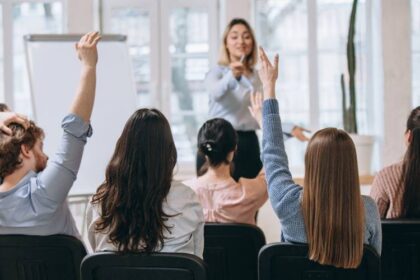 Evento discute direitos e publicidade feminina | Aratu On