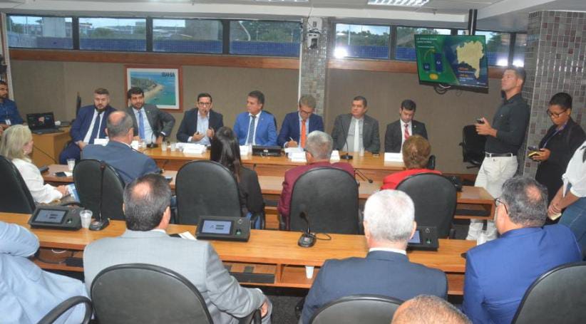 Em reunião na ALBA, Coelba anuncia R$ 3 bilhões em investimentos em 2024