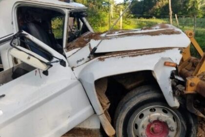 Acidente envolvendo caçamba e máquina de cascalhamento deixa um ferido em Elísio Medrado