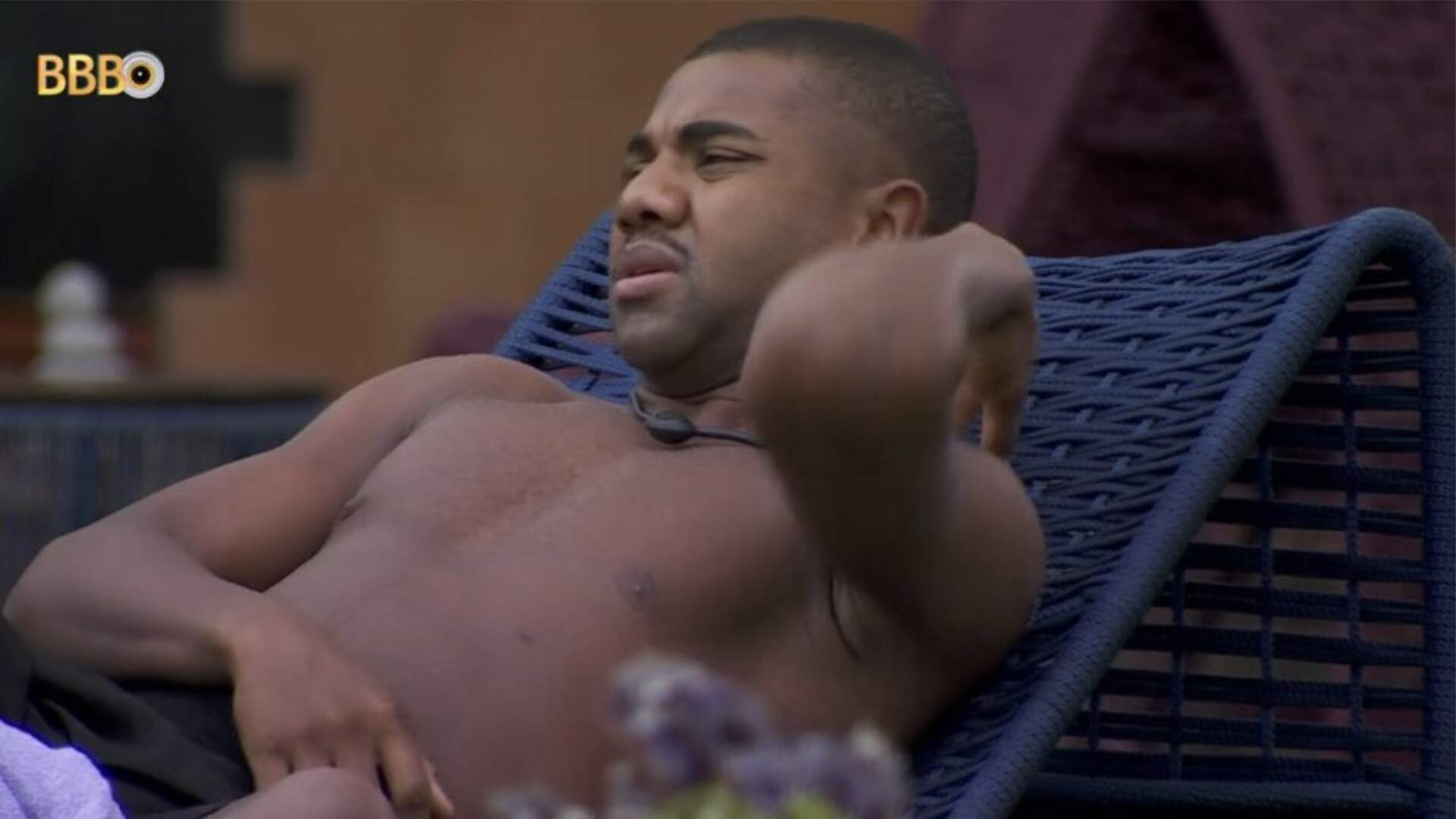BBB 24: Após ter roupas jogadas na piscina, Davi Brito desabafa sobre atitude da produção do programa - Metropolitana FM