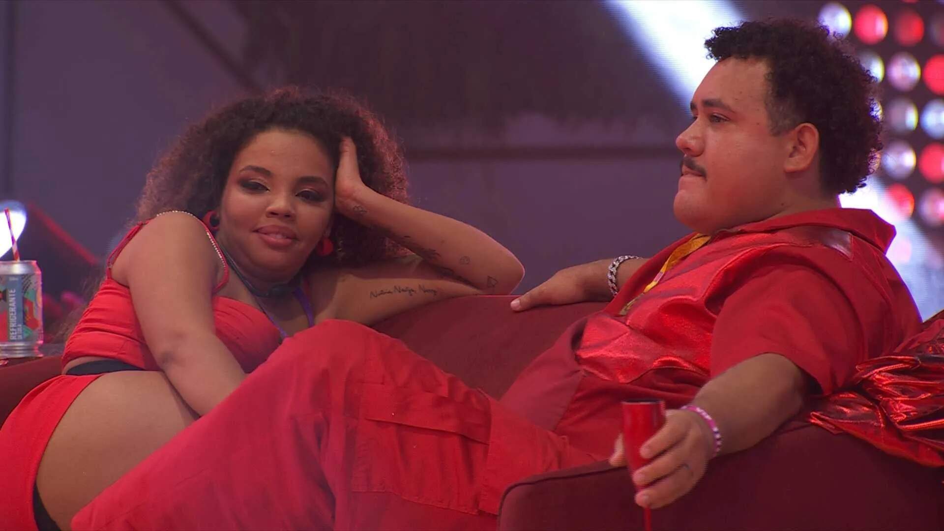 BBB 24: Deu ruim! Lucas flerta com Pitel e equipe apaga fotos do brother com a esposa das redes sociais - Metropolitana FM