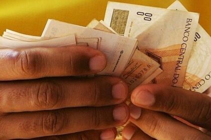 Governo Bolsonaro deixou esqueleto de R$ 6,3 bi no seguro-desemprego, diz jornal