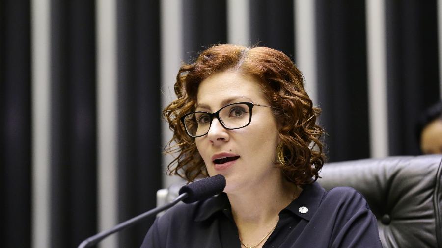 Carla Zambelli é indiciada pela PF por invasão de site do CNJ