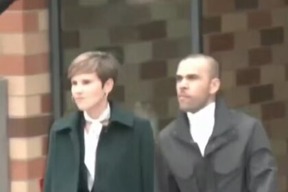 Daniel Alves deixa prisão após pagamento de fiança