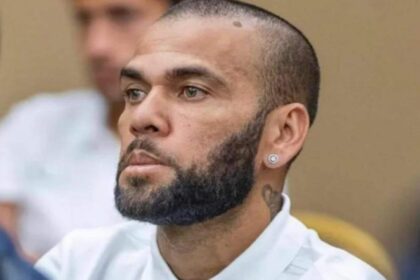 Daniel Alves paga fiança e em breve será liberado