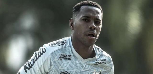 Defesa de Robinho entra com HC no Supremo contra prisão por estupro