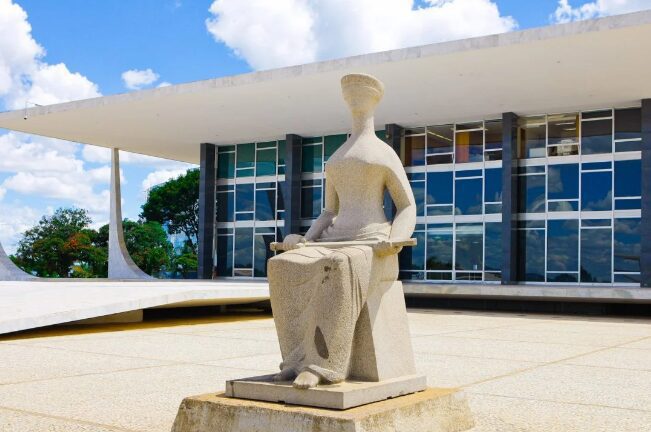 Defesa de Robinho entra com novo habeas corpus no Supremo