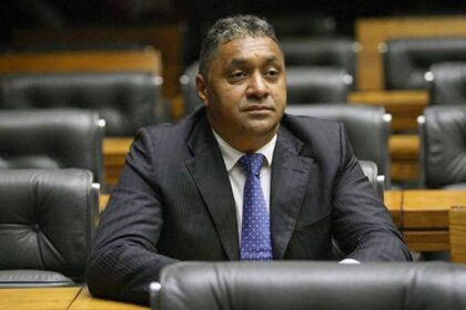 Deputado federal Tiririca é acusado de importunação sexual