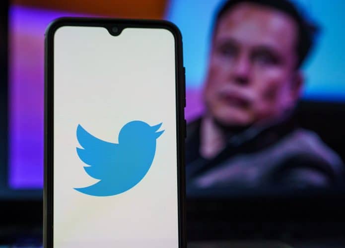 Ex-executivos do Twitter entram com processo milionário contra Elon Musk