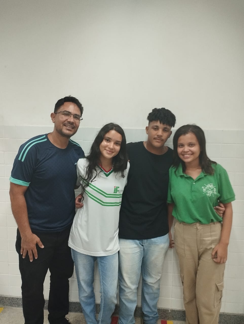 Estudantes baianos desenvolvem biofilme de rambutan, fruta local