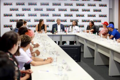 Estudantes de 56 municípios da Bahia têm refeições garantidas com alimentos da agricultura familiar.