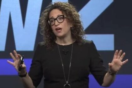 Computadores na cara são futuro do capitalismo?: as previsões de Amy Webb