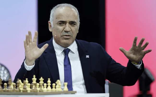 Ex-campeão mundial de xadrez, Garry Kasparov passa a ser considerado terrorista na Rússia