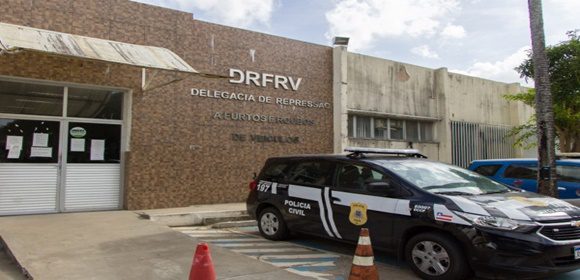 Integrantes de grupo responsável por roubos de veículos são presos em Salvador