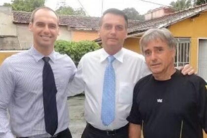 Irmão mais velho de Bolsonaro vira réu por crime de homofobia