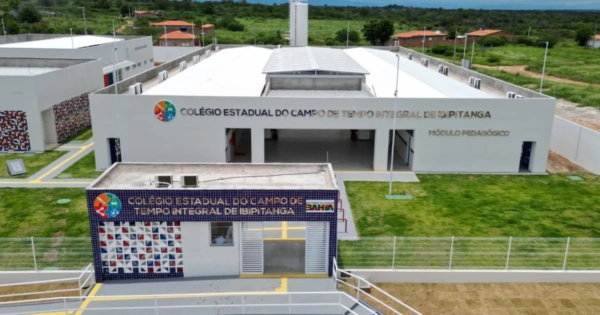 Jerônimo inaugura colégio de tempo integral em Ibipitanga