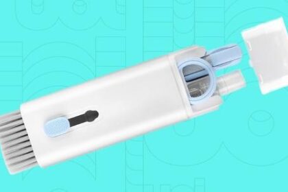 este kit promete limpar laptop, teclado, fone e celular