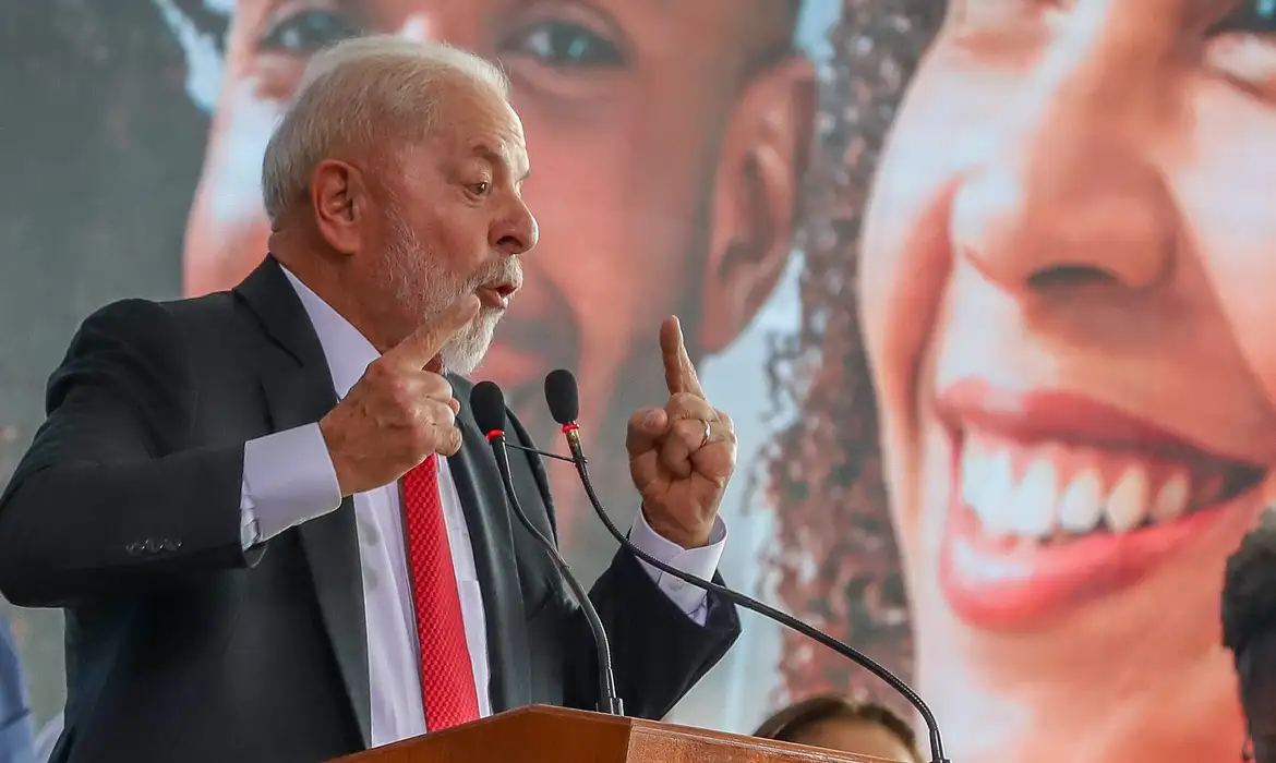 Lula anuncia a construção de três maternidades e três policlínicas na Bahia