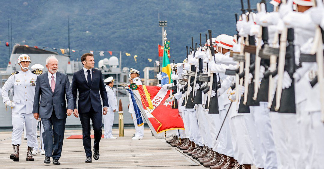 Lula e Macron pedem ‘paz’ e exaltam aliança Brasil-França