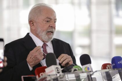 Lula cita presidente da Argentina ao dizer que extrema direita ameaça democracia