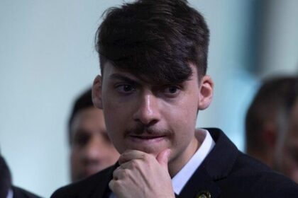 MPDF denuncia Jair Renan, filho de Bolsonaro, por lavagem de dinheiro