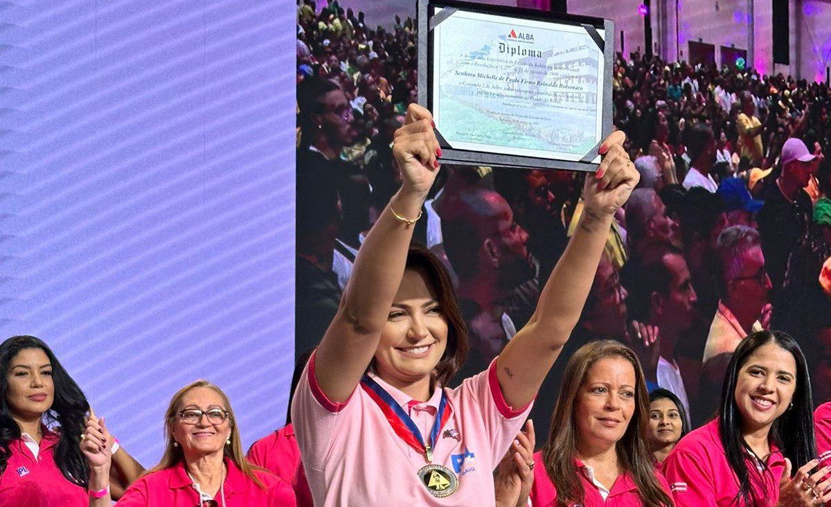 Michelle Bolsonaro dedica Comenda Dois de Julho a pessoas com deficiência