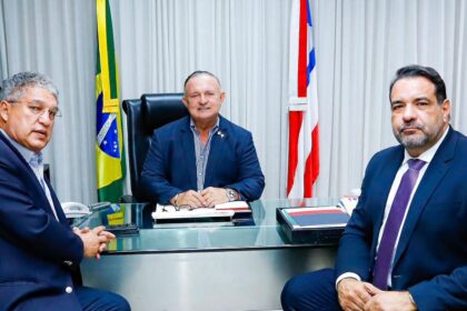 Adolfo Menezes diz que PEC da reeleição será votada nesta terça