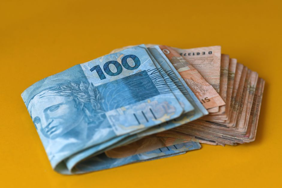 Economia do Brasil está ruim para 53% e boa para 28%, diz pesquisa AtlasIntel