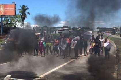 População protesta novamente após morte de mulher em Vila de Abrantes