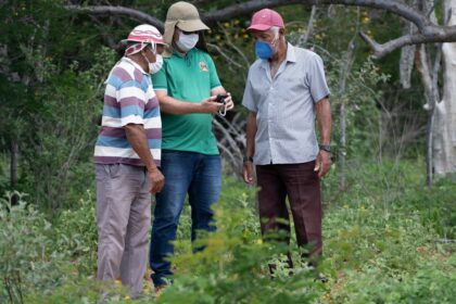 Títulos de terra para famílias de Fundo de Pasto de Uauá.