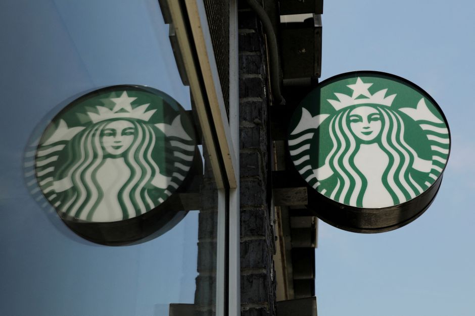 Starbucks demite 2 mil trabalhadores no Oriente Médio em resposta aos boicotes sobre guerra